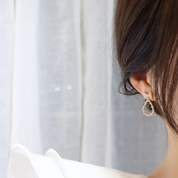 👏🏼14K Gold Plated Stud Earrings - Picture 7 of 10